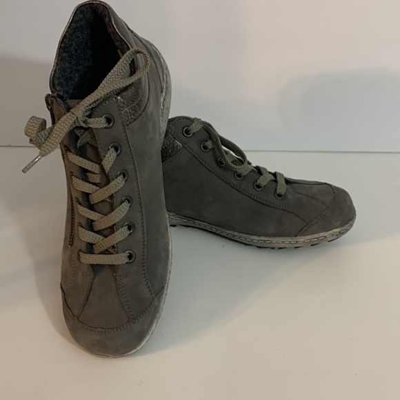 remonte Tex Gray leather ankle boots metallic collar side zipper for easy on. - Picture 6 of 7